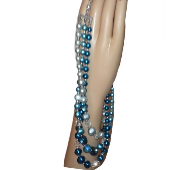 Gradient Shades of Blue Lustrous Pearlessence Beads Multi-strand Necklace - Picture 5 of 11